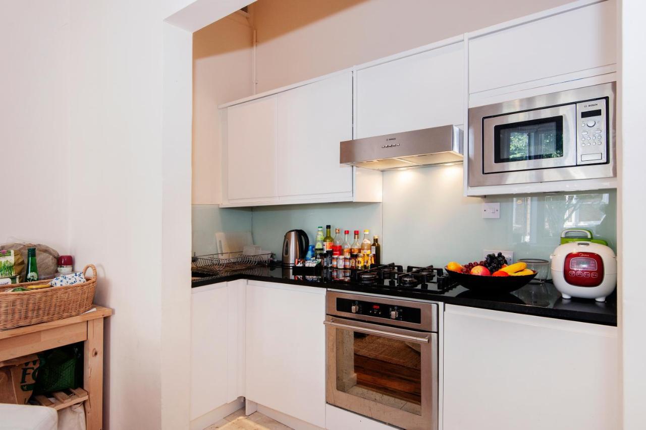 Bright Gratton Road Apartment London Eksteriør bilde