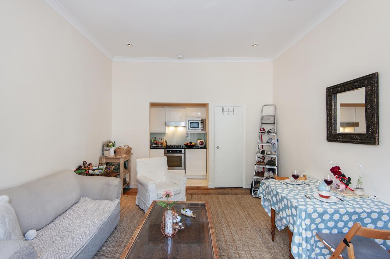 Bright Gratton Road Apartment London Eksteriør bilde